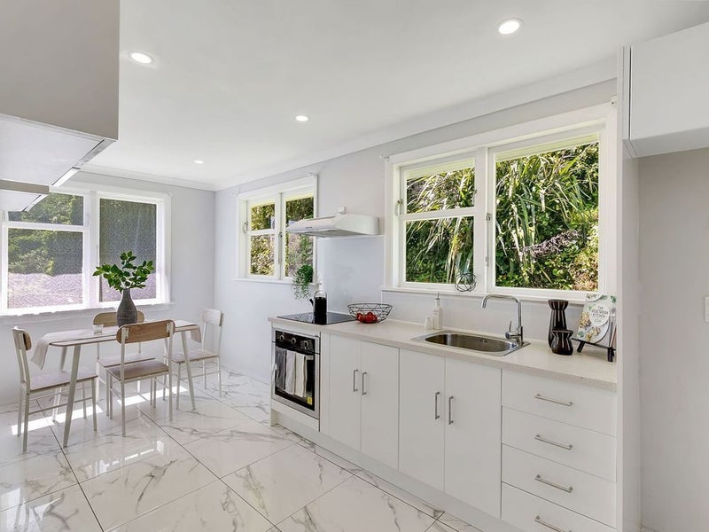 38 Cardiff Crescent, Cannons Creek, Porirua - Carousel 2