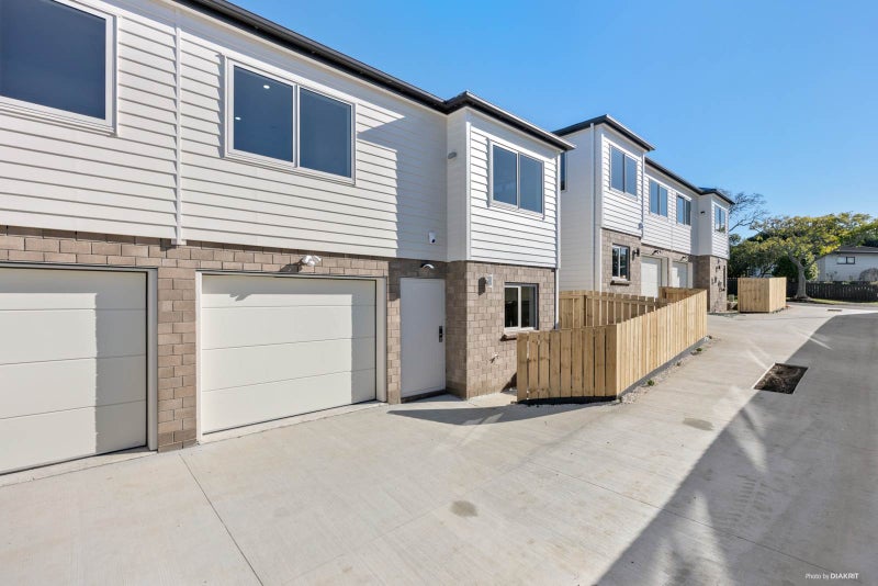 4C Bill Phillip Place, Clendon Park, Auckland - Carousel 1