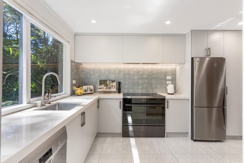 25A Moore Street, Hillcrest, Auckland - Carousel 2