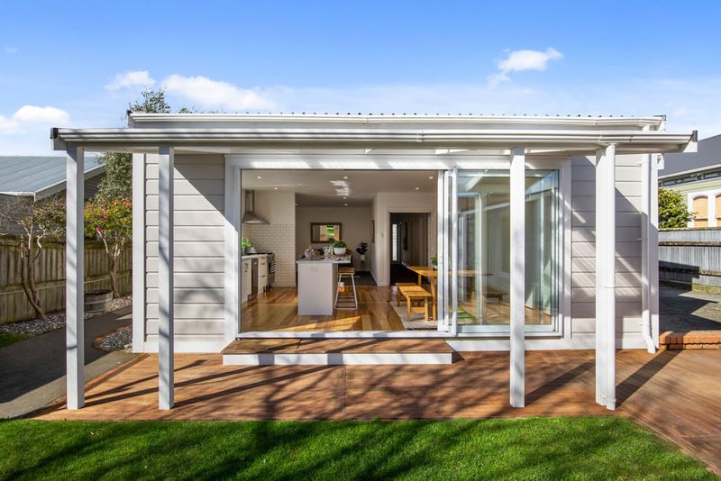 31 Bay Street, Petone, Lower Hutt - Carousel 14