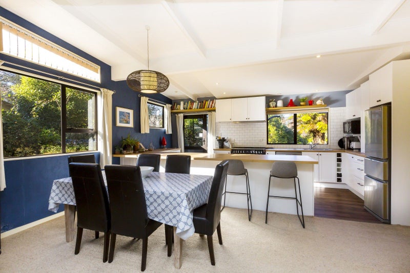 6 Avian Road, Blue Mountains, Upper Hutt - Carousel 2