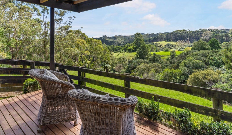 94 Ara-Kotinga, Manurewa - Carousel 1