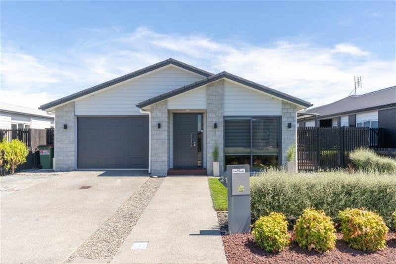 21 Probert Crescent, Chartwell, Hamilton - Carousel 2