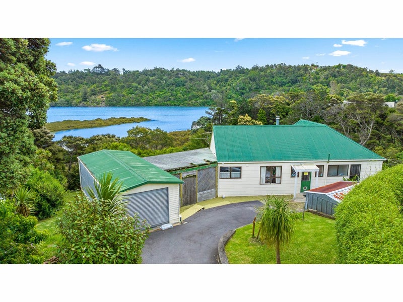 9 Standish Place, Bayview, Auckland - Carousel 1