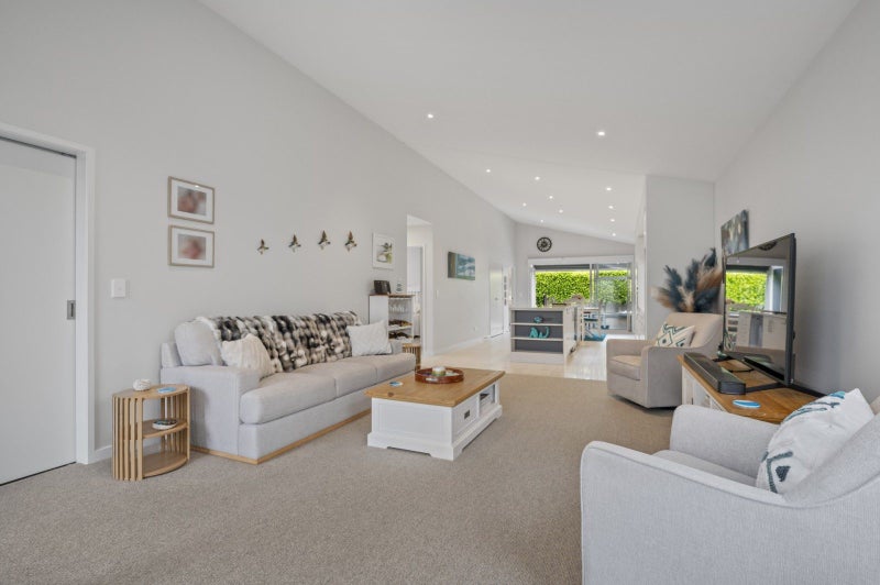 37 St Pauls Drive, Brookfield, Tauranga - Carousel 2