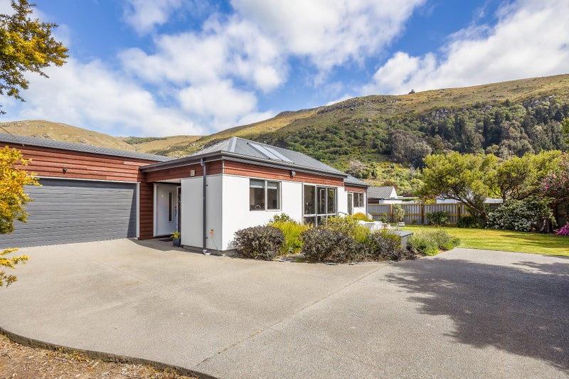 1/3 Sumnervale Drive, Sumner, Christchurch - Carousel 1