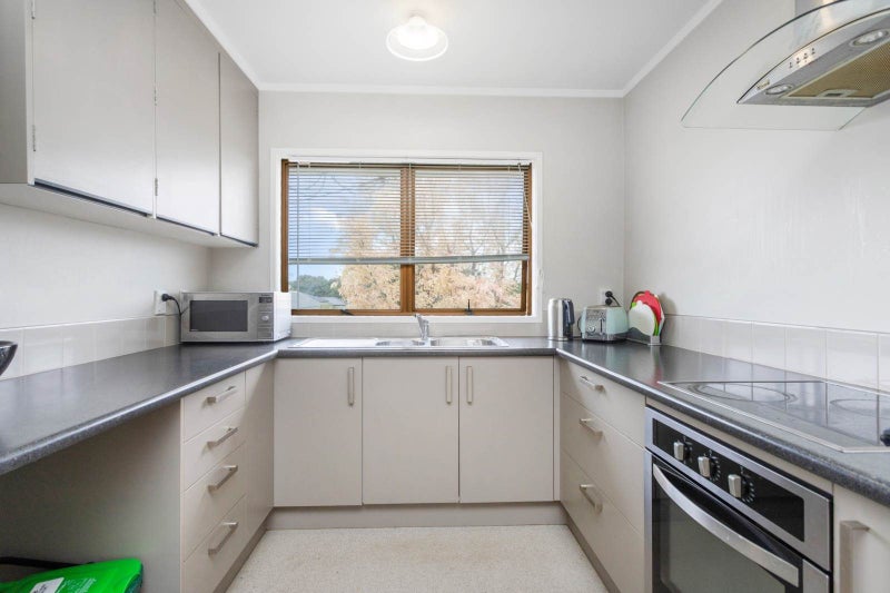 1/8 Woodbine Avenue, Greenlane, Auckland - Carousel 2
