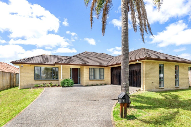 8 Gilford Place, East Tamaki Heights, Auckland - Carousel 1