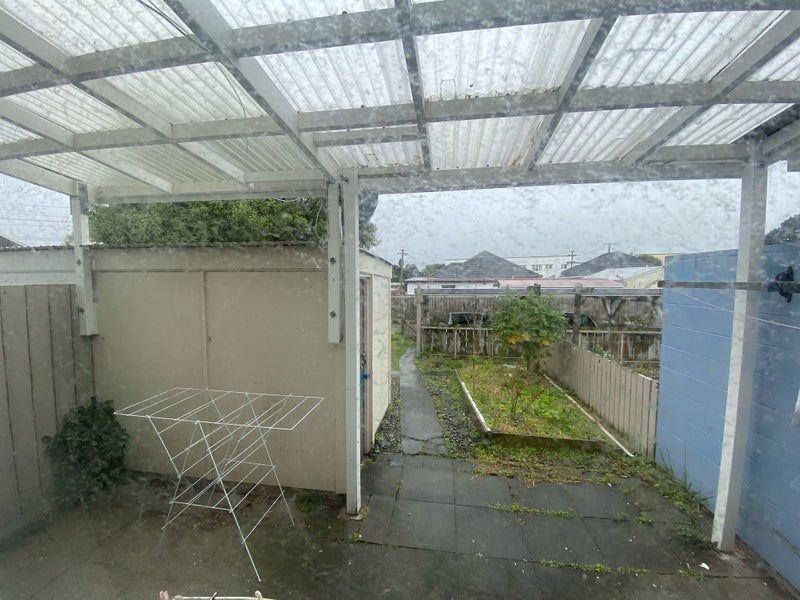 2/1 Waione Street, Petone, Lower Hutt - Carousel 8