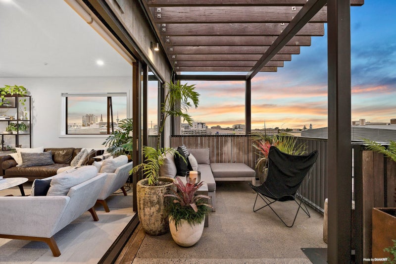 401/30 Enfield Street, Mount Eden, Auckland - Carousel 1