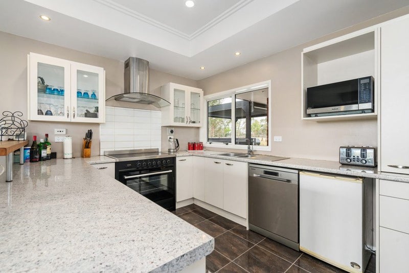 750 Wrights Road, Oxford, Oxford - Carousel 2