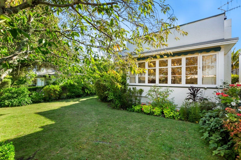 11 Coleman Terrace, Hospital Hill, Napier - Carousel 31