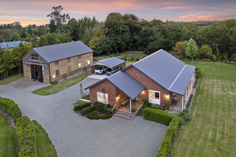 49 Stott Drive, Darfield, Darfield - Carousel 1