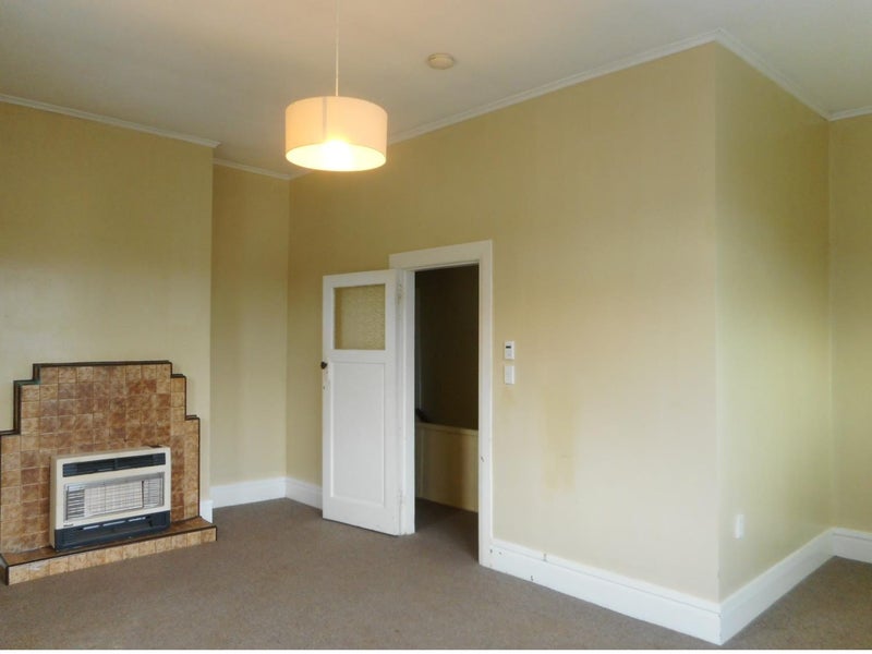 82 Kelburn Parade, Kelburn, Wellington - Carousel 2