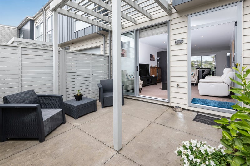 4 Flax Place, Stonefields, Auckland - Carousel 1