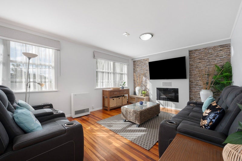 6 Jay Street, Paparangi, Wellington - Carousel 2