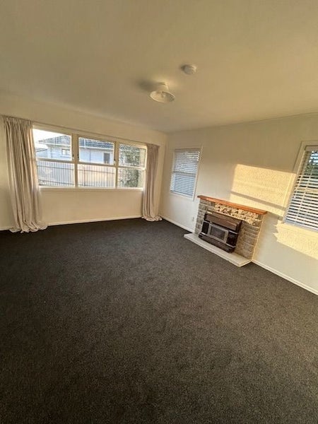 4 Nairn Place, Otara, Auckland - Carousel 2