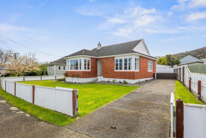 14 Shearer Crescent, Naenae, Lower Hutt - Carousel 1