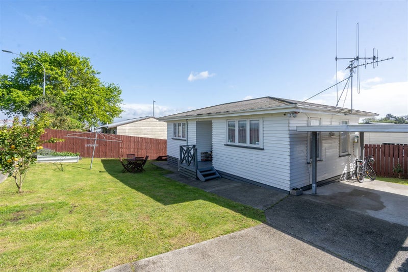 77A Lake Road, Frankton, Hamilton - Carousel 1