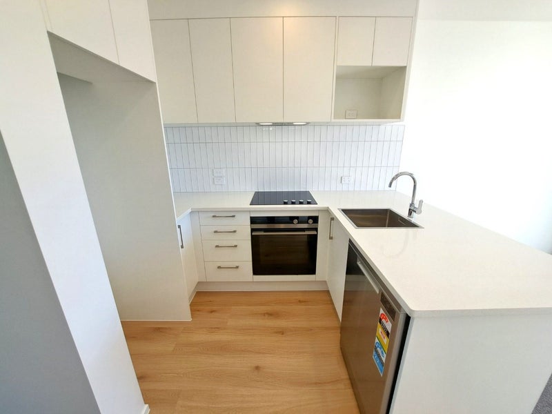 71 Ngae Place, Mangere East, Auckland - Carousel 2