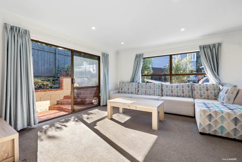 2/21 Coronation Road, Hillcrest, Auckland - Carousel 2