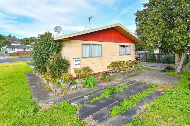 87 Redcrest Avenue, Red Hill, Papakura - Carousel 1