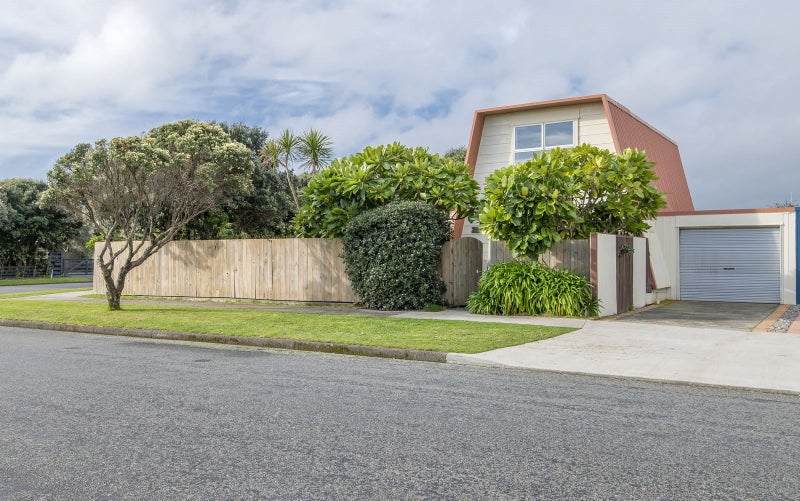 122 Field Way, Waikanae Beach, Waikanae - Carousel 17
