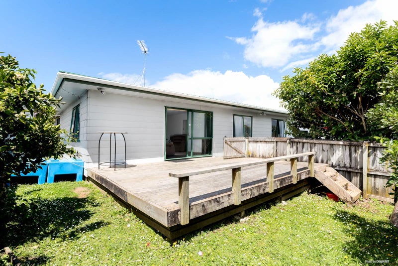 8 Melleray Place, Randwick Park, Auckland - Carousel 2