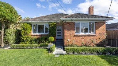 173 Titirangi Road, New Lynn, Auckland - Carousel 1