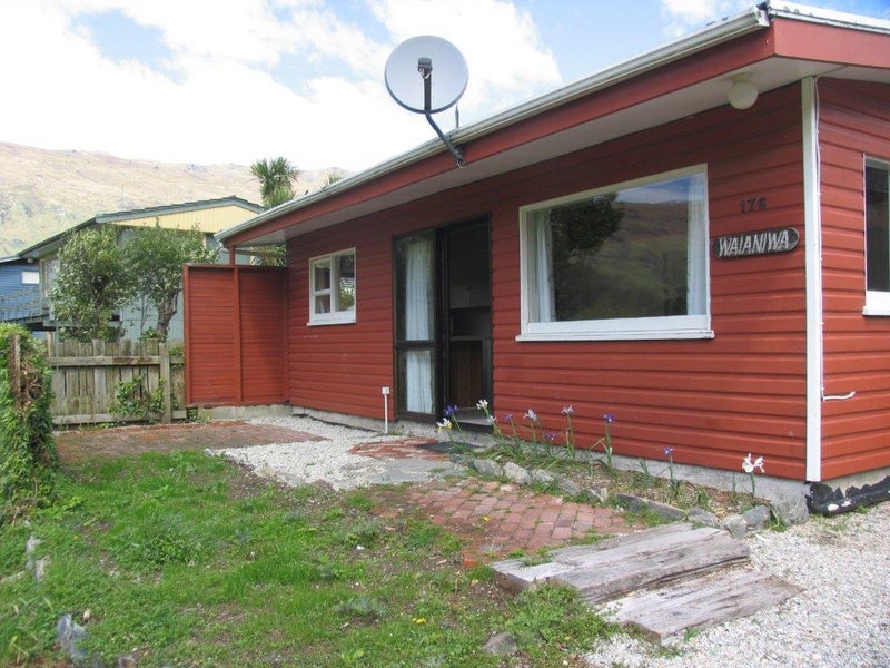 176 Kent Street, Kingston - Carousel 1