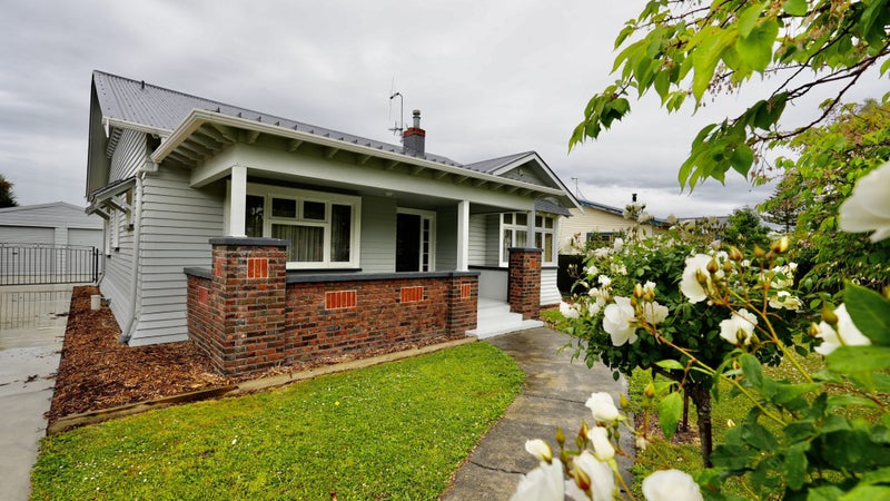 16 Karamu Avenue, Takaro, Palmerston North - Carousel 2