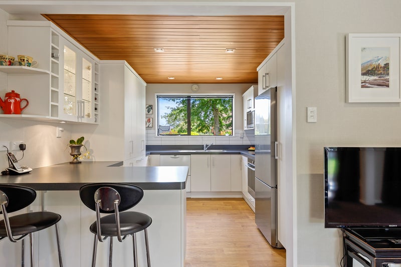 18 Crosdale Place, Burnside, Christchurch - Carousel 2