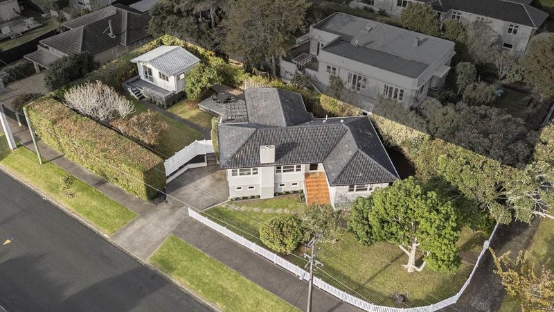 2 Colchester Avenue, Glendowie, Auckland - Carousel 1