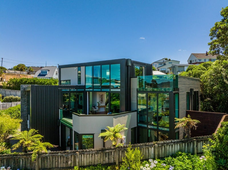 24D Mandalay Terrace, Khandallah, Wellington - Carousel 1