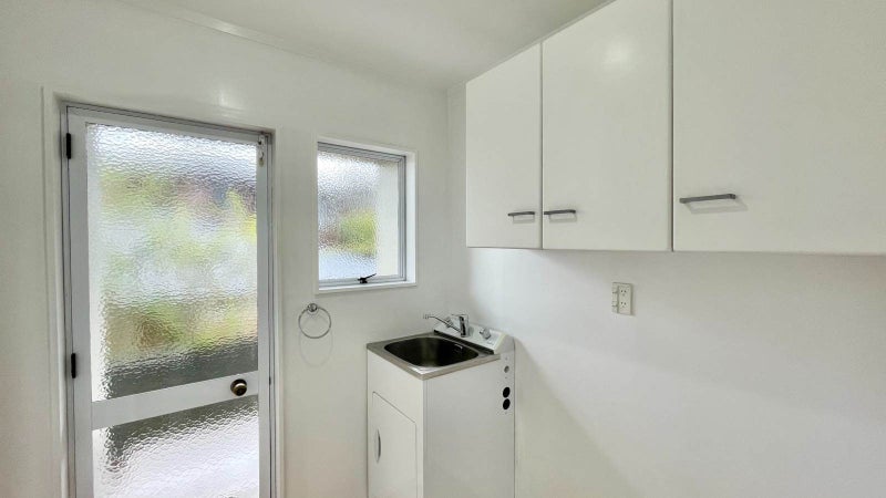 20 Penguin Drive, Murrays Bay, Auckland - Carousel 20