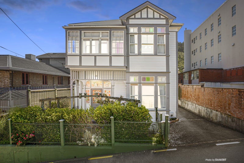11 Guildford Terrace, Thorndon, Wellington - Carousel 1