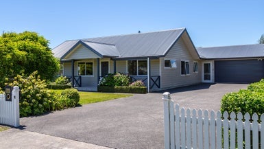 98 Kent Street, Carterton - Carousel 1