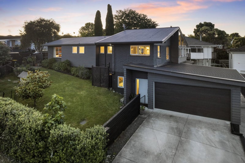 2 Broadview Place, Howick, Auckland - Carousel 1