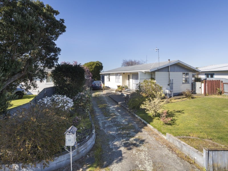 33 Tararua Terrace, Cloverlea, Palmerston North - Carousel 1