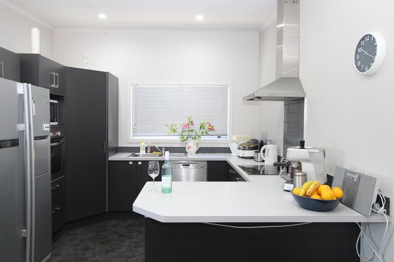 215D Peachgrove Road, Claudelands, Hamilton - Carousel 1