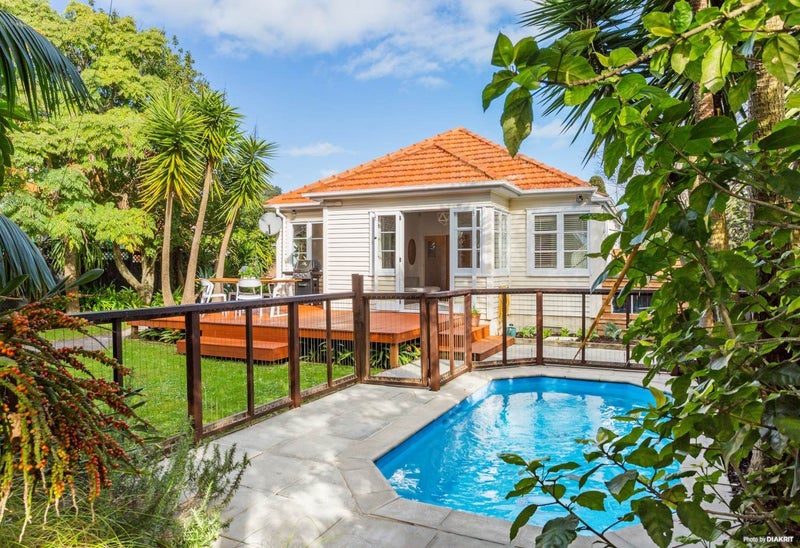 9 Beatrix Street, Avondale, Auckland - Carousel 2