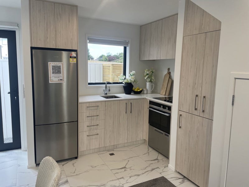 2/172 Don Buck Road, Massey, Auckland - Carousel 1