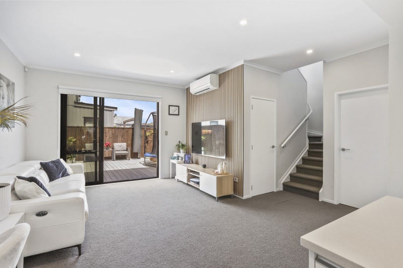 17 Eyton Kay Road, Hobsonville, Auckland - Carousel 1