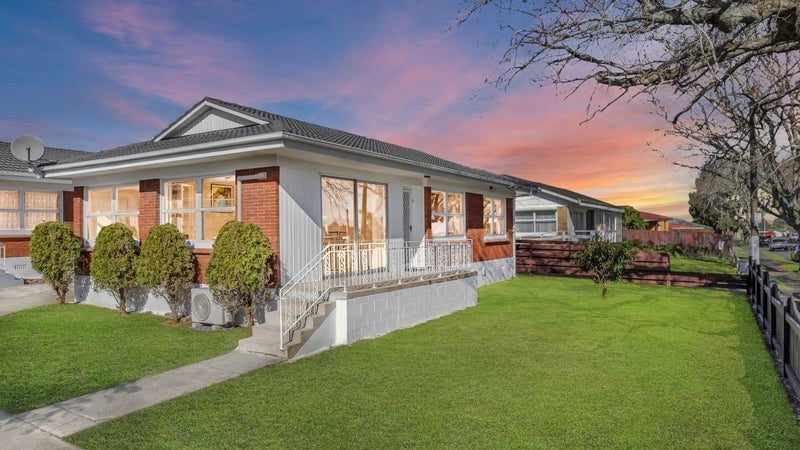 1/2 Lupton Road, Manurewa, Auckland - Carousel 1