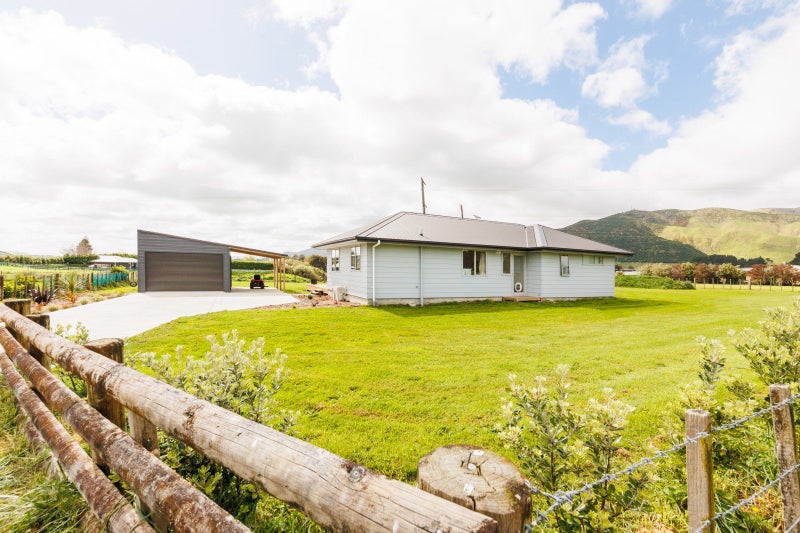 73 Williams Road, Tokomaru - Carousel 1