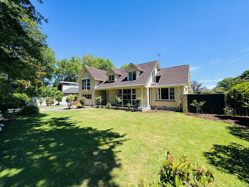 37 Helmores Lane, Merivale, Christchurch - Carousel 1