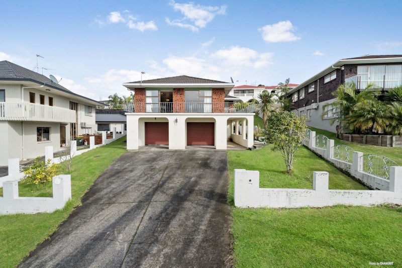 39 Pakira Avenue, Glendene, Auckland - Carousel 1