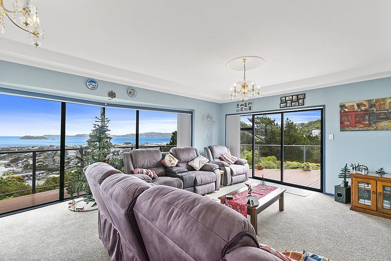 12 Chestnut Grove, Maungaraki, Lower Hutt - Carousel 2