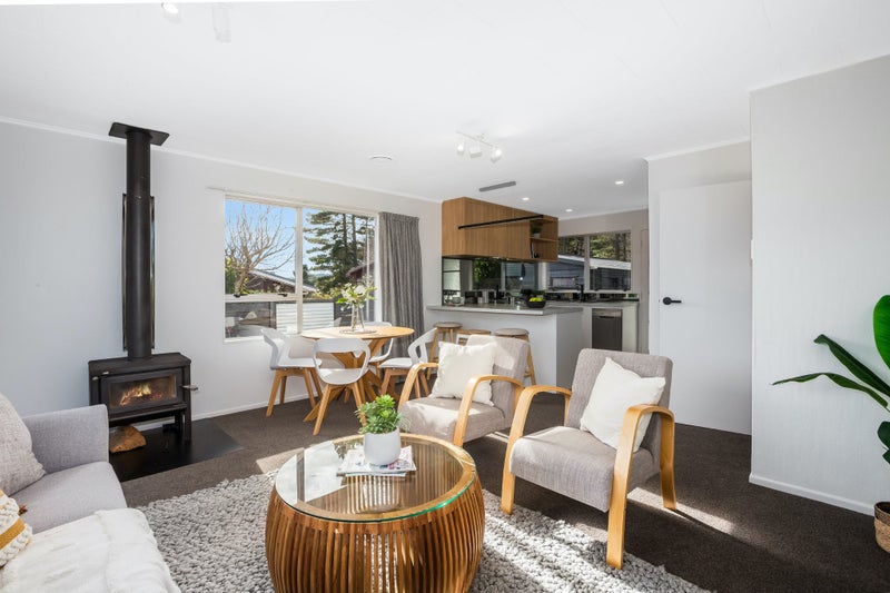 18B Apple Terrace, Ranui, Porirua - Carousel 1