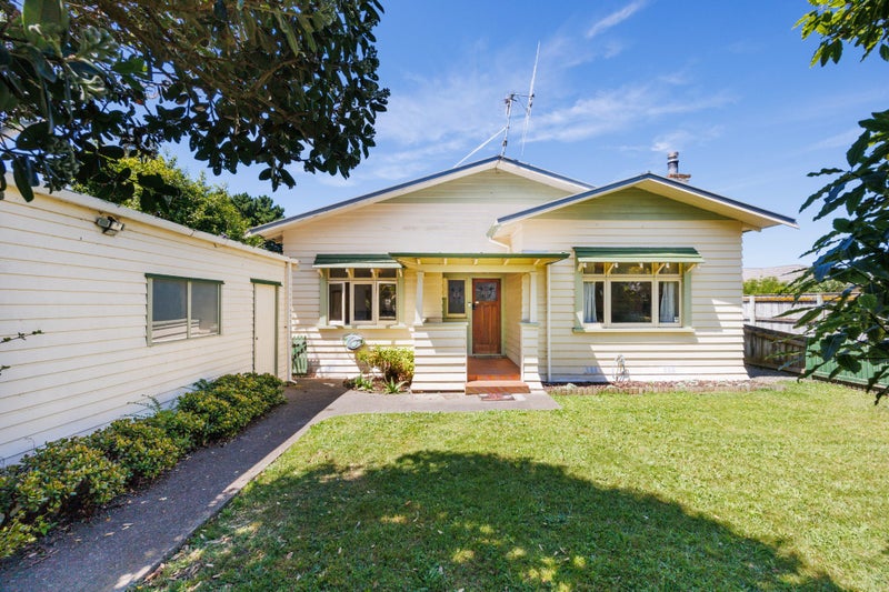 24 Rainforth Street, Roslyn, Palmerston North - Carousel 1